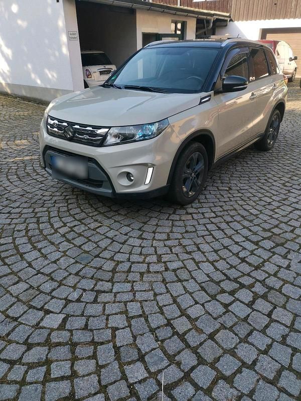 Gebraucht Suzuki Vitara 120 PS (88 kW) 2016 Beige SUV