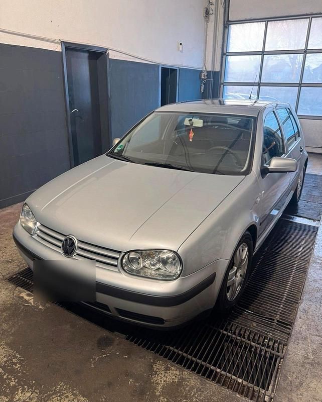 Gebraucht VW Golf IV 131 PS (96 kW) 2000 Silber Kleinwagen