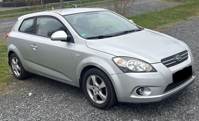 Gebraucht Kia Ceed EX 126 PS (92 kW) 2008 Silber Kleinwagen