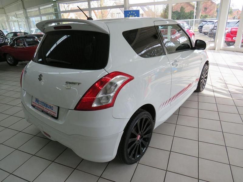 Gebraucht Suzuki Swift 94 PS (69 kW) 2014 Weiß Kleinwagen