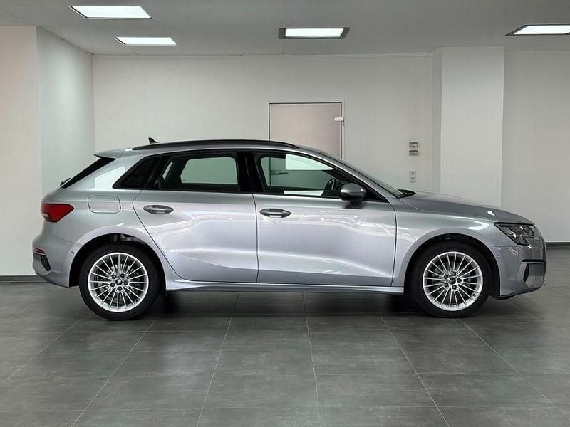 Second-hand Audi A3 Advanced 150 CP (110 kW) 2022 Argintiu Berlinǎ