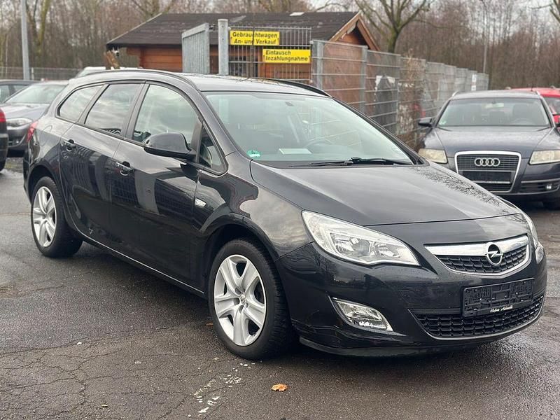 Gebraucht Opel Astra Design Edition 101 PS (74 kW) 2010 Schwarz Kombi