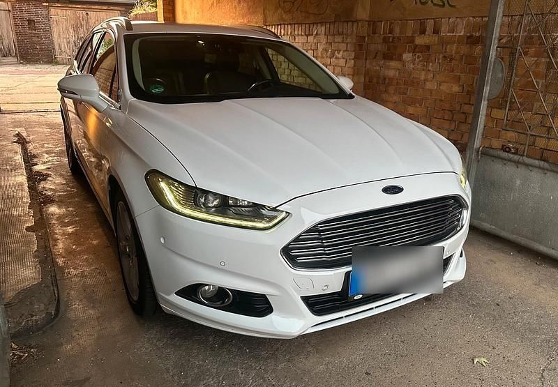 Weiß Gebraucht 2016 Ford Mondeo Titanium Kombi | 9.990 € (Fairer Preis) - Bild 1/4