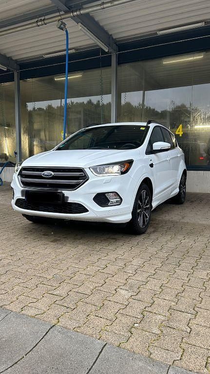 Weiß Gebraucht 2017 Ford Kuga ST-Line SUV | 14.000 € (Fairer Preis) - Bild 1/4