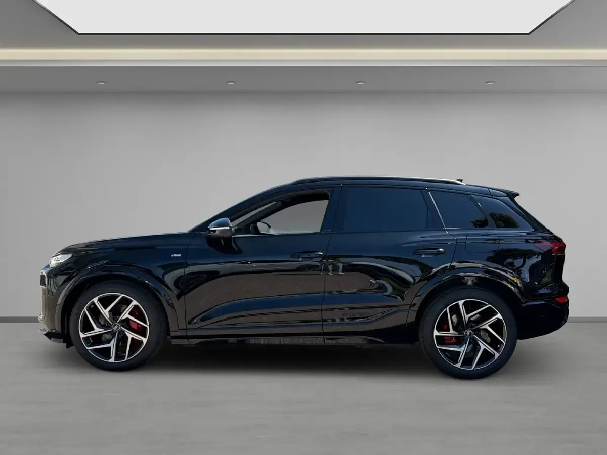 Neu Audi Q6 e-tron Business 314 kW (428 PS) 2026 Schwarz SUV