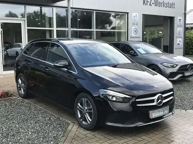 Gebraucht Mercedes B180 Progressive 116 PS (85 kW) 2020 Schwarz Kleinwagen