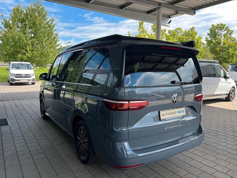 Neu VW California Beach 150 PS (110 kW) 2026 Pure grey Van