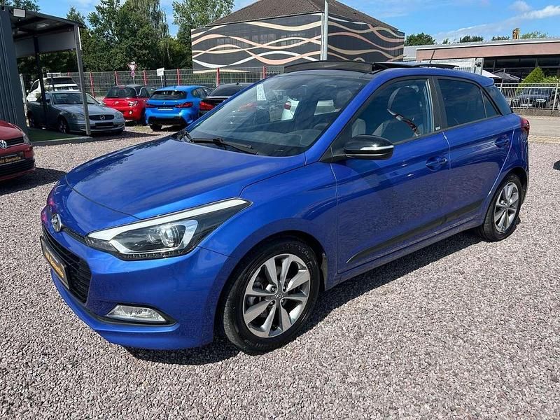 Fifa blue/champion blue Gebraucht 2018 Hyundai i20 Passion Plus Kleinwagen | 9.990 € (Guter Preis) - Bild 1/4