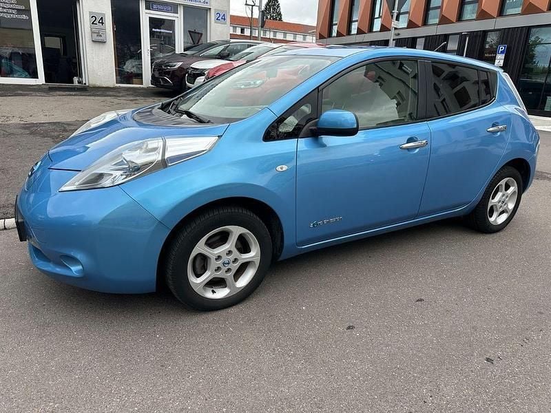Gebraucht Nissan Leaf Basis 80 kW (109 PS) 2014 Blau Kleinwagen