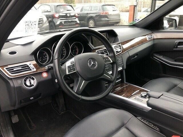 Gebraucht Mercedes E220 Elegance 170 PS (125 kW) 2016 Schwarz Kombi