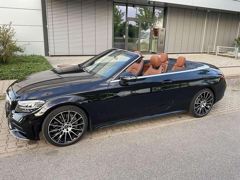 Gebraucht Mercedes C300 AMG line 258 PS (189 kW) 2018 Schwarz Cabrio