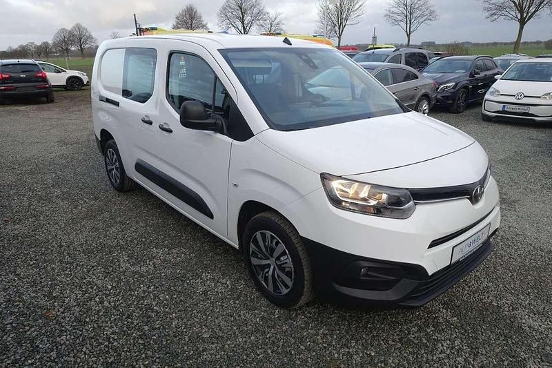 Gebraucht Toyota Proace 102 PS (75 kW) 2021 Weiß Van / Kleinbus