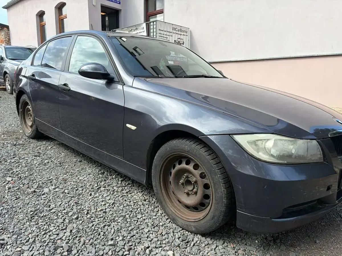 Gebraucht BMW 318 129 PS (94 kW) 2006 Sparkling graphite metallic Limousine