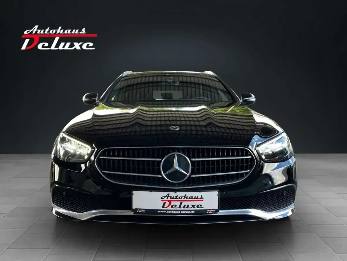 Gebraucht Mercedes E200 Avantgarde 211 PS (155 kW) 2022 Schwarz/baltic black Kombi