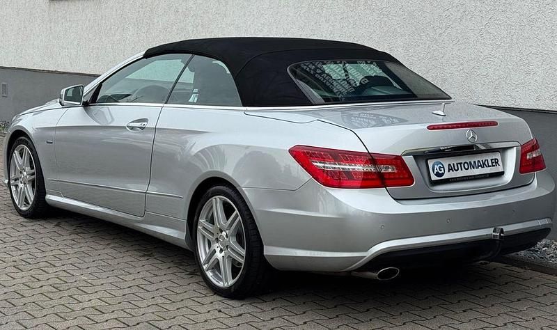 Gebraucht Mercedes E220 AMG 170 PS (125 kW) 2011 Silber Cabrio