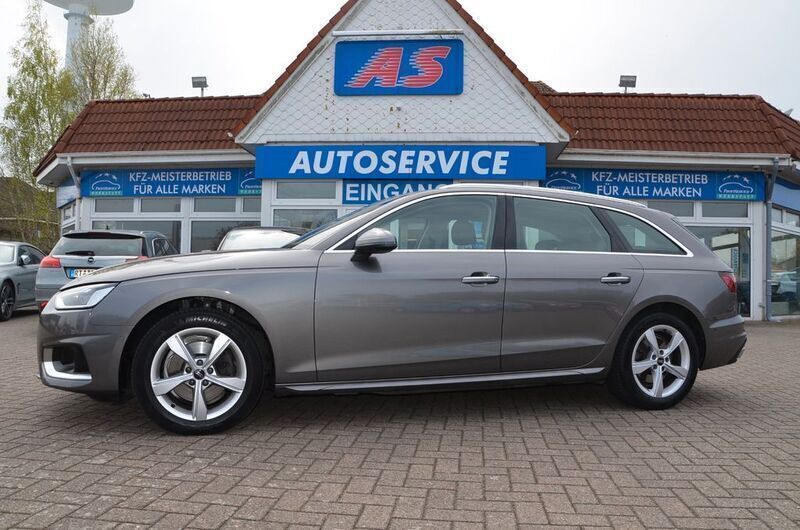 Grau Gebraucht 2022 Audi A4 Advanced Kombi | 25.990 € (Guter Preis) - Bild 1/4