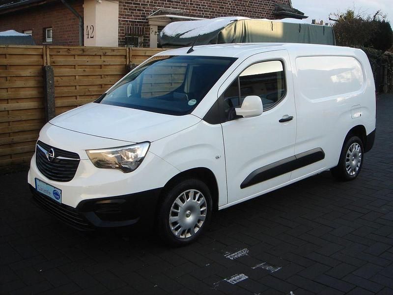 Gebraucht Opel Combo Edition 102 PS (75 kW) 2020 Weiß Van / Kleinbus