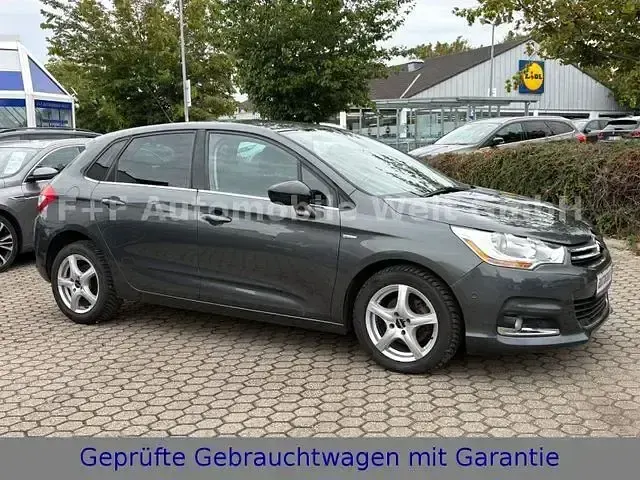 Gebraucht Citroën C4 Exclusive 112 PS (82 kW) 2011 Grau Limousine