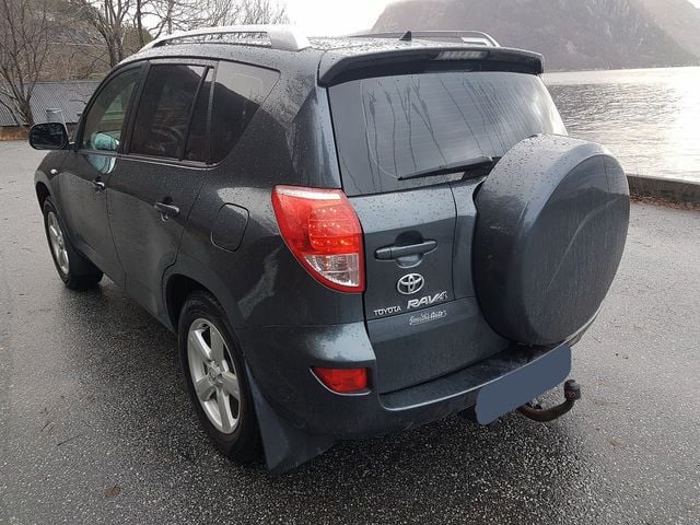 Gebraucht Toyota RAV4 Executive 152 PS (111 kW) 2006 Grau metallic SUV