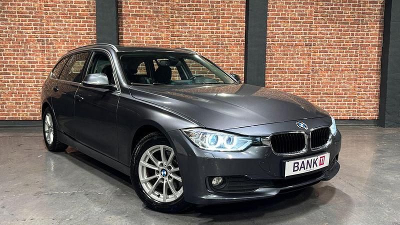 Gebraucht BMW 320 184 PS (135 kW) 2013 Grau Kombi