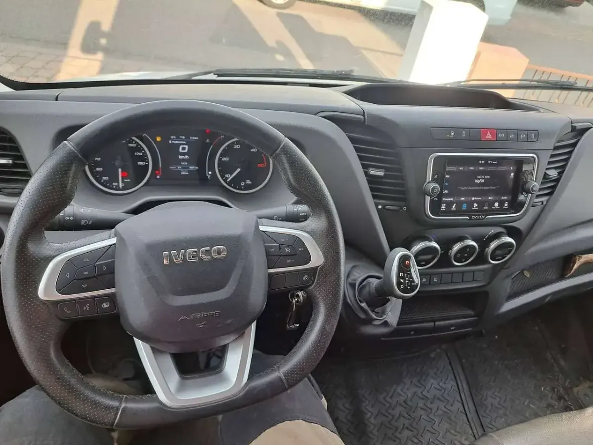 Gebraucht Iveco Daily 175 PS (128 kW) 2024 Weiß Van