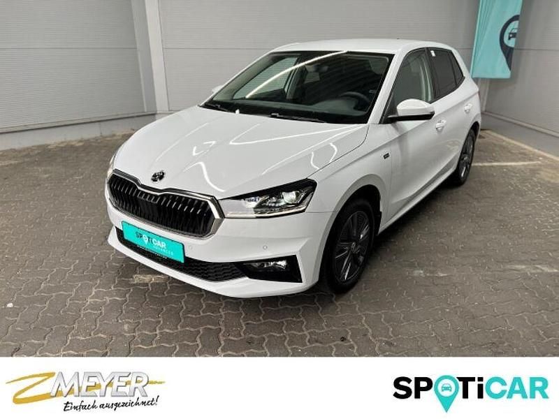 Weiß Gebraucht 2024 Skoda Fabia Drive Kleinwagen | 18.490 € (Guter Preis) - Bild 1/4