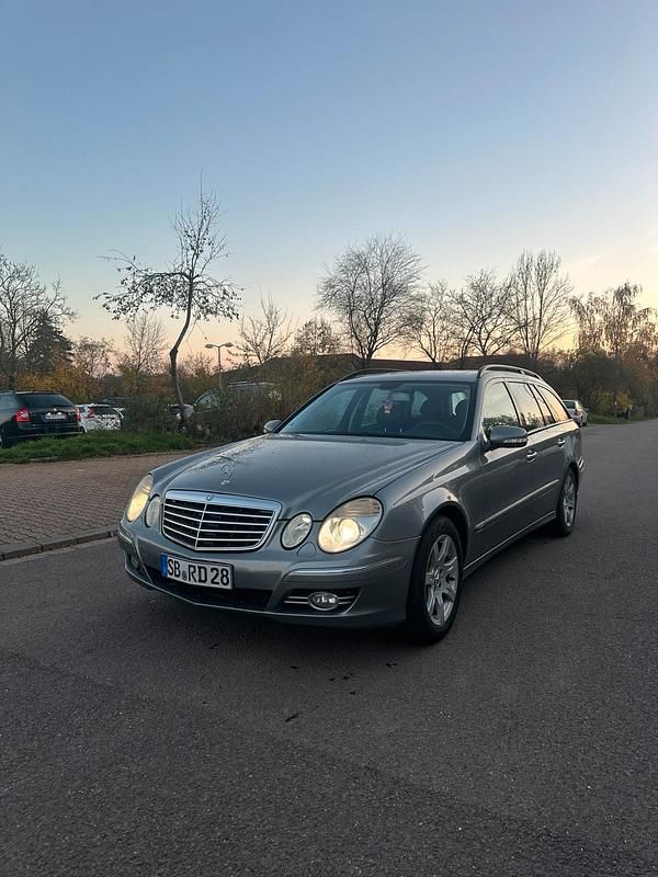 Gebraucht Mercedes E320 Avantgarde 224 PS (164 kW) 2007 Silber Kombi