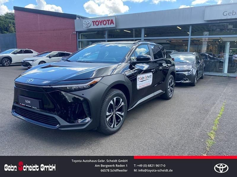Schwarz Neu 2025 Toyota bZ4X SUV | 39.880 € (Fairer Preis) - Bild 1/4