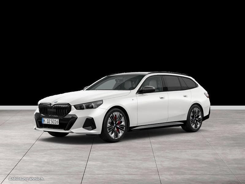 Gebraucht 2025 BMW 540 Comfort Edition Kombi | 78.849 € (Teuer) - Bild 1/4