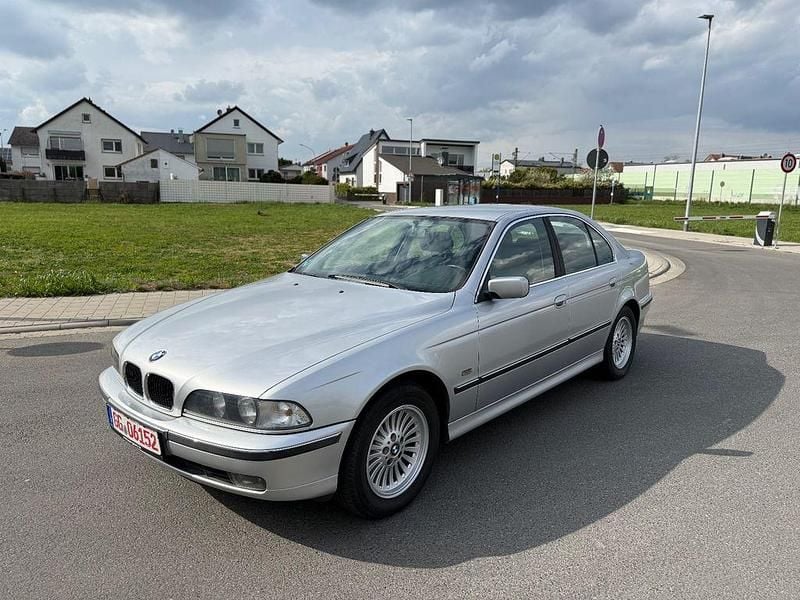 Second-hand BMW 520 150 CP (110 kW) 1999 Argintiu Berlinǎ
