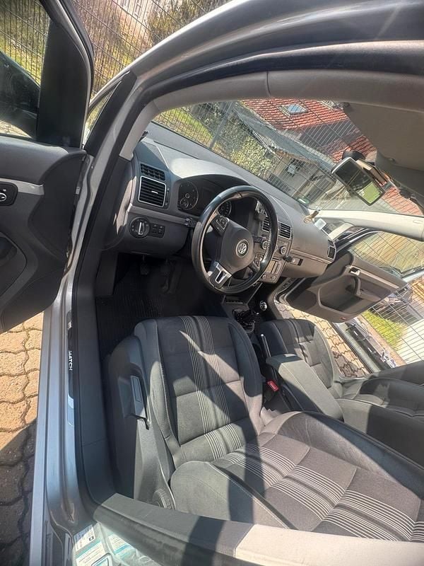 Gebraucht VW Touran 140 PS (102 kW) 2012 Grau Van / Kleinbus