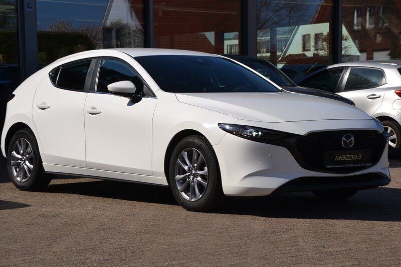 Weiß Gebraucht 2022 Mazda 3 Selection Limousine | 18.950 € (Fairer Preis) - Bild 1/4