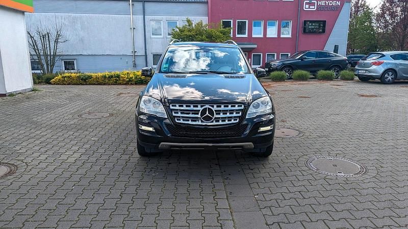 Gebraucht Mercedes ML350 211 PS (155 kW) 2011 SUV