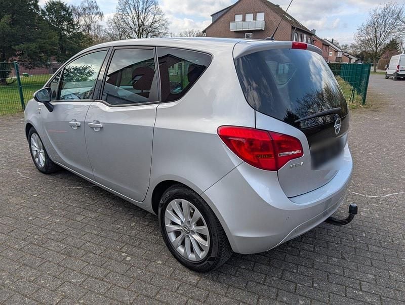 Gebraucht Opel Meriva 120 PS (88 kW) 2012 Silber Van / Kleinbus