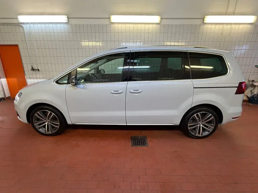 Gebraucht Seat Alhambra FR-Line 150 PS (110 kW) 2022 Weiß Van / Kleinbus