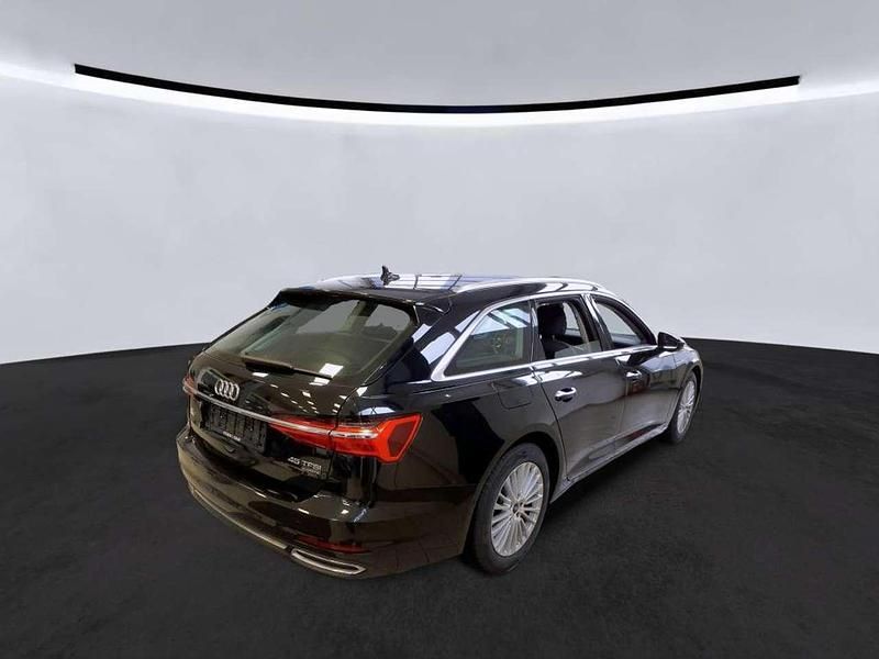 Gebraucht Audi A6 Design 265 PS (194 kW) 2022 Mythosschwarz metallic Kombi