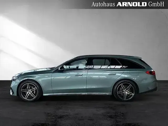 Gebraucht Mercedes E300 AMG 360 PS (264 kW) 2025 Verdesilber (metallic) Kombi
