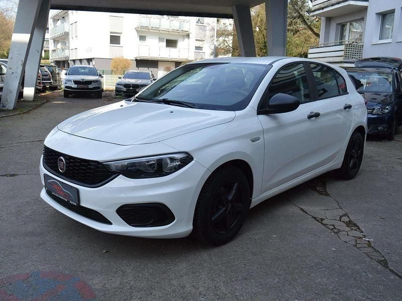 Gebraucht Fiat Tipo Street 95 PS (69 kW) 2019 Weiß Limousine