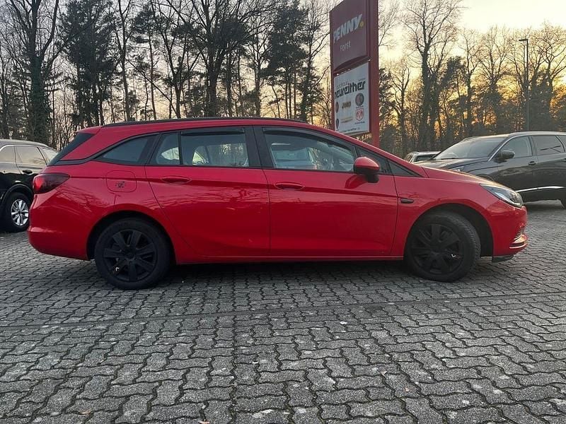 Gebraucht Opel Astra Edition 110 PS (80 kW) 2019 Rot Kombi