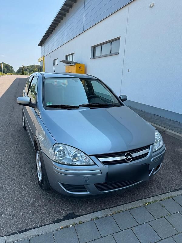 Grau Gebraucht 2006 Opel Corsa Kleinwagen | 2.450 € (Fairer Preis) - Bild 1/4