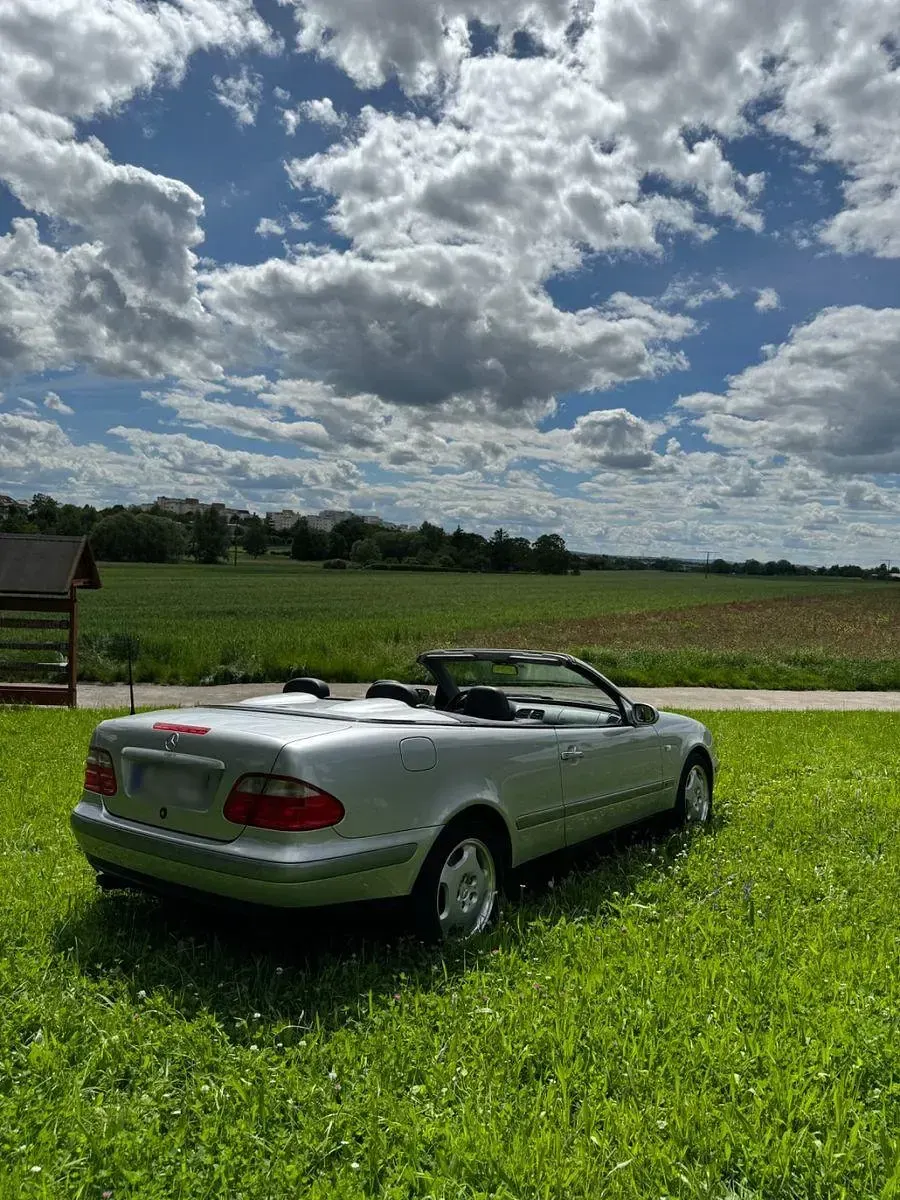 Gebraucht Mercedes CLK230 Elegance 197 PS (144 kW) 1999 Silber Cabrio