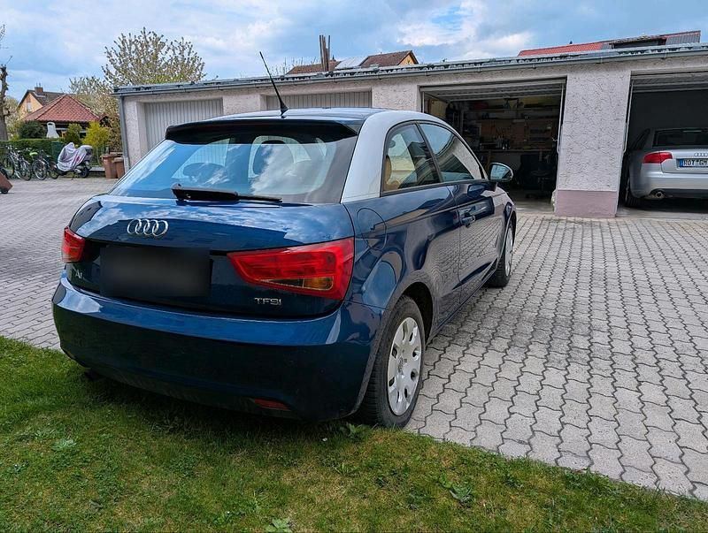 Gebraucht Audi A1 86 PS (63 kW) 2012 Blau Kleinwagen