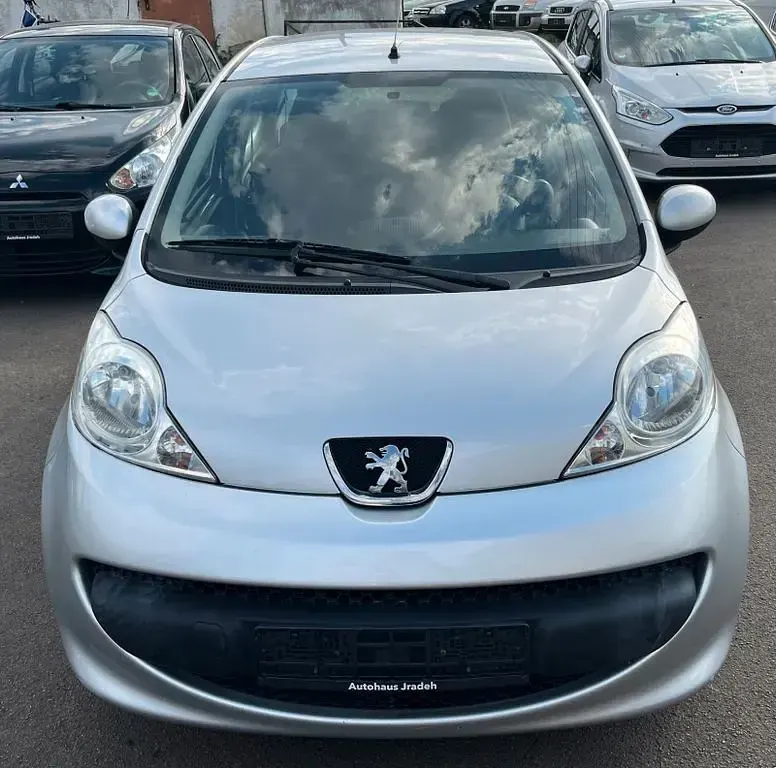 Gebraucht Peugeot 107 68 PS (50 kW) 2006 Grau Kleinwagen