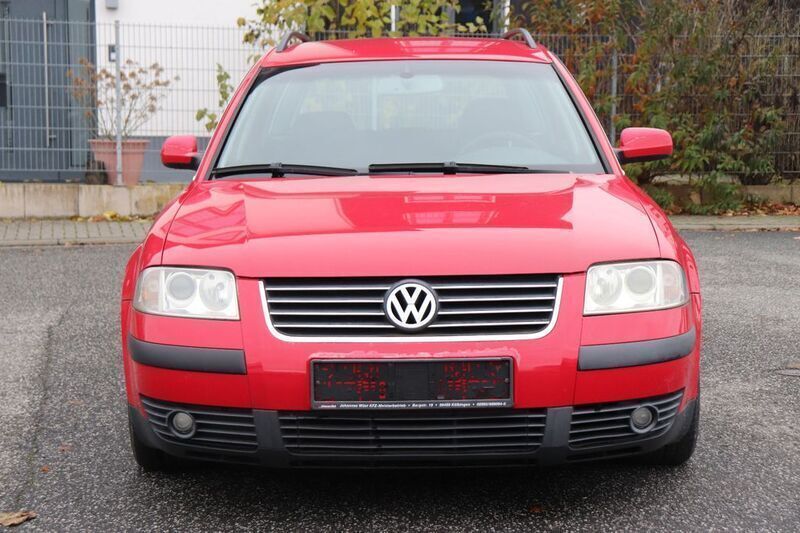 Rot Gebraucht 2003 VW Passat Basis Kombi | 1.490 € (Fairer Preis) - Bild 1/4