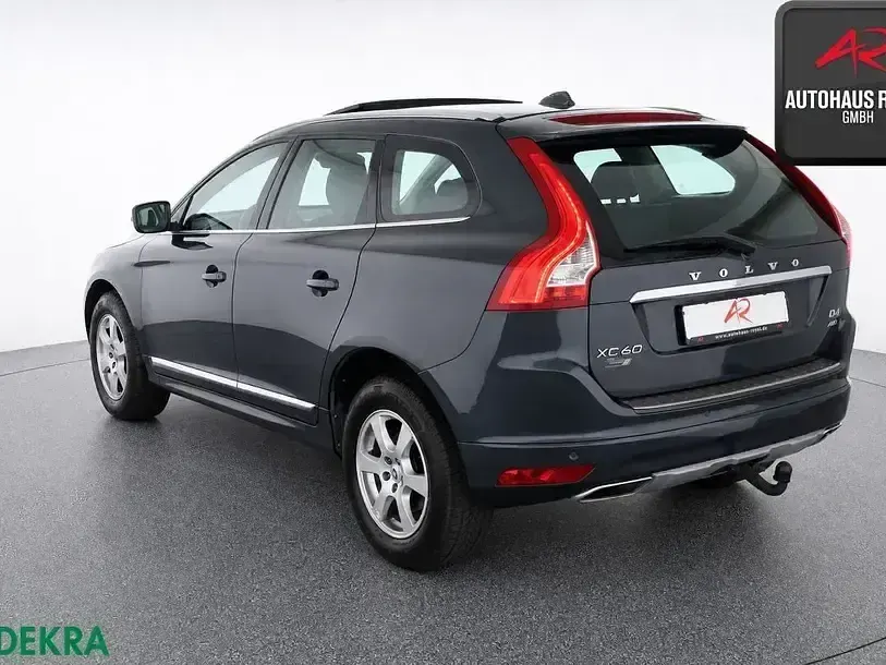 Gebraucht Volvo XC60 Summum 190 PS (139 kW) 2017 Savile grey SUV