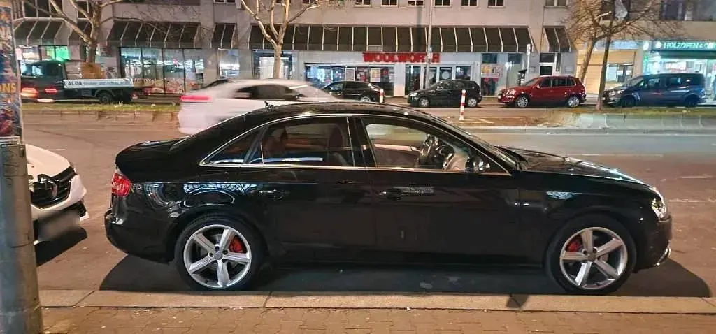 Gebraucht Audi A4 174 PS (127 kW) 2012 Schwarz Limousine