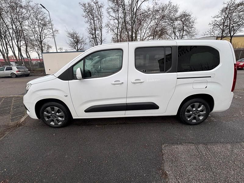 Second-hand Opel Combo 130 CP (95 kW) 2019 Alb Monovolum