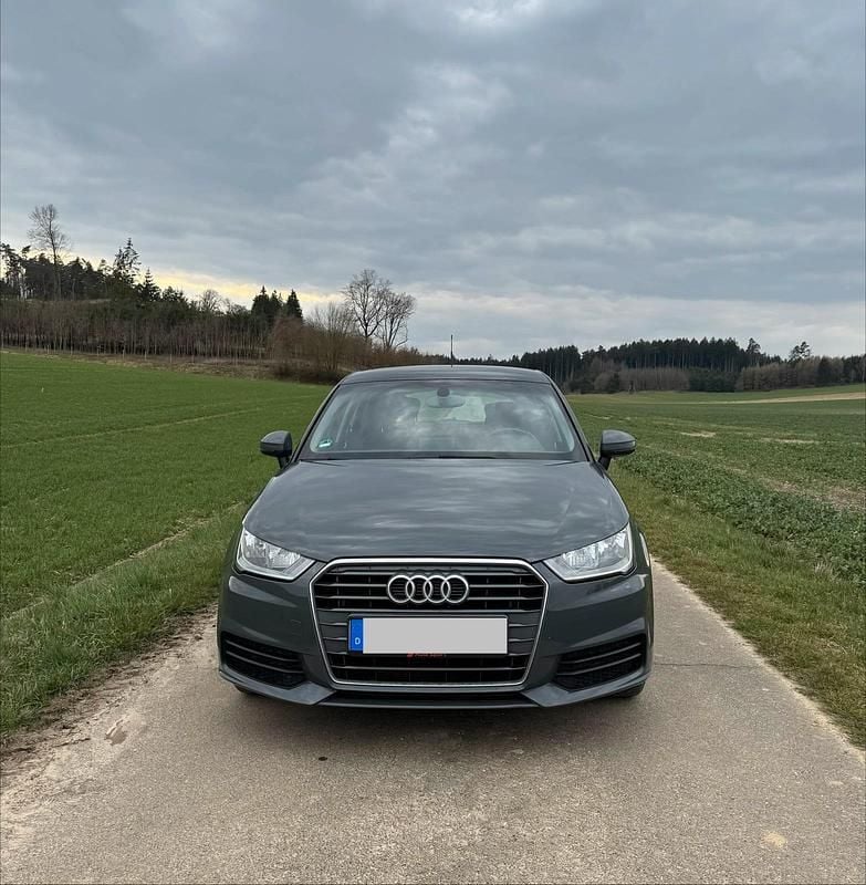 Gebraucht Audi A1 95 PS (69 kW) 2016 Grau Kleinwagen