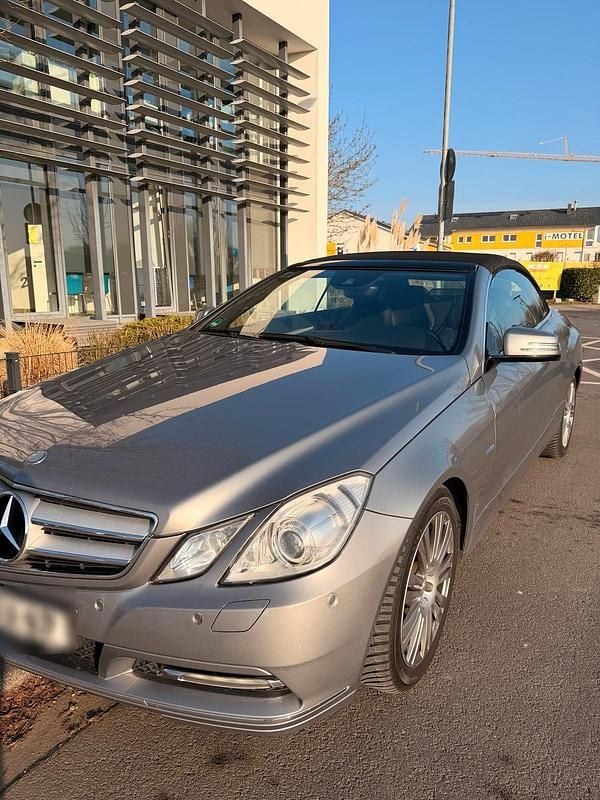 Gebraucht Mercedes E220 170 PS (125 kW) 2011 Grau Cabrio