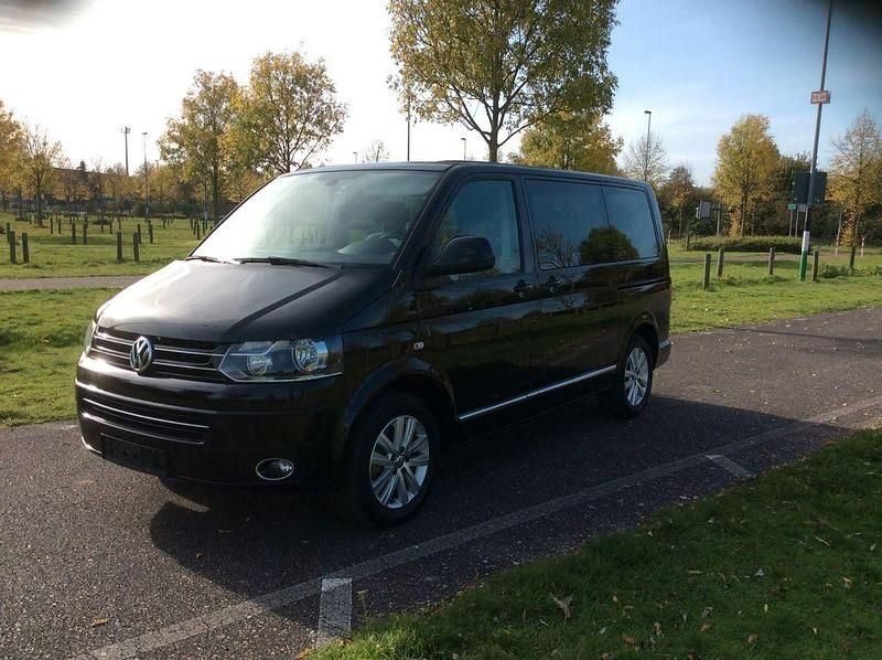 Second-hand VW T5 179 CP (131 kW) 2015 Negru Van